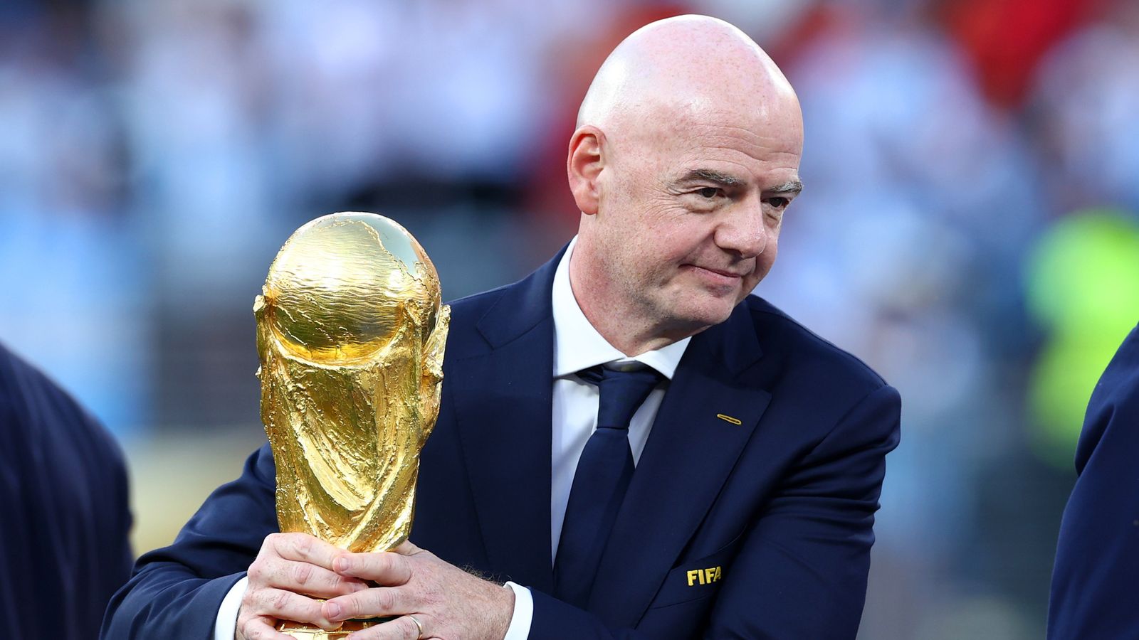 世界杯:国际足联主席贾尼·因凡蒂诺提出3000万英镑激励措施以支持有争议的私人投资计划