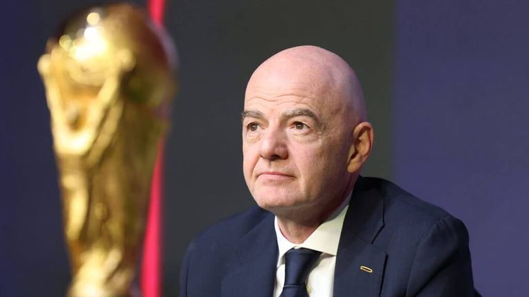因凡蒂诺放弃出售世界杯股份计划，FIFA遭遇广泛反对
